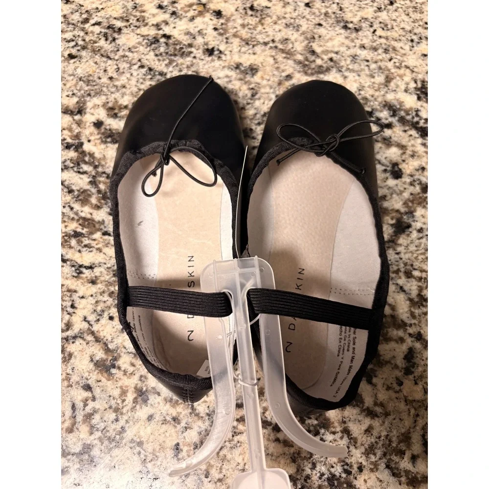 Danskin Girls Black Ballet Shoes Size 2 Dance Slippers Faux Leather Bow Shoes